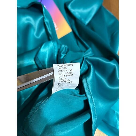 Emerald Green Tie Front Crop Top Skirt Set 2XL - Picture 11 of 14